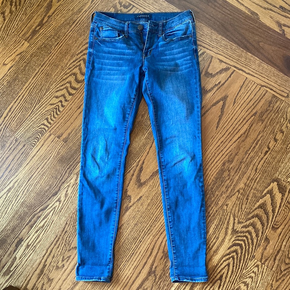 medium wash skinny jeans